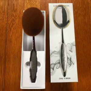 Artis Elite Collection Oval 10 brush in Smoke